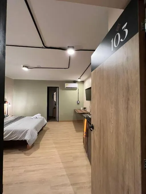 Apartamento En Planta Baja Cerca A Laureles Nid103 By Roots Rentals Medellin